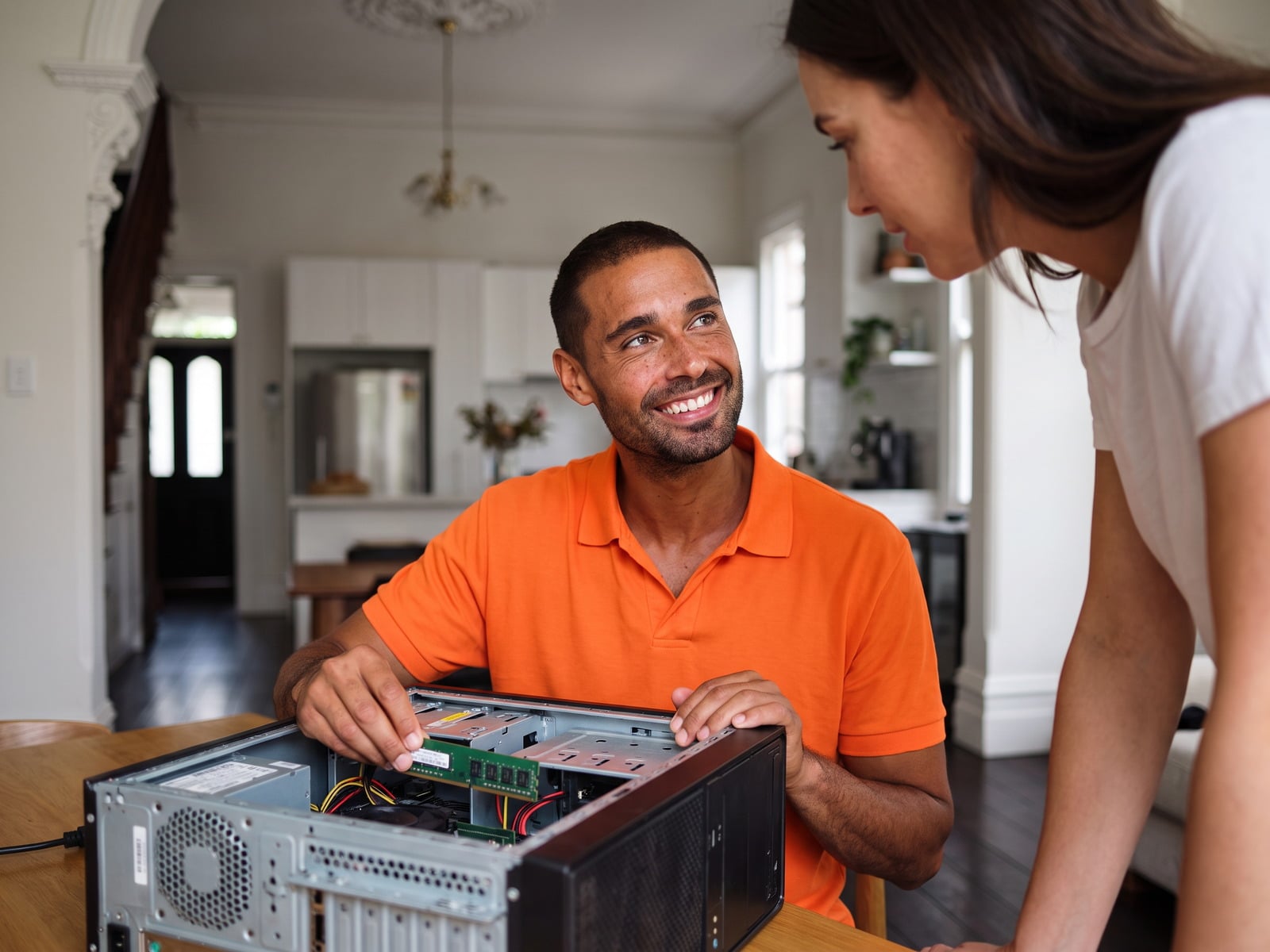 Computer Repairs Melbourne 1 Computer repair service in a Melbourne home